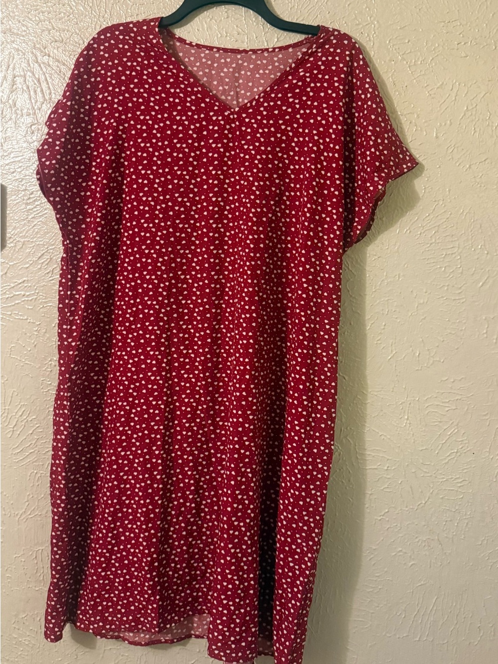 Amazon Red V-Neck Short Sleeve Dress with White Heart Print XXL